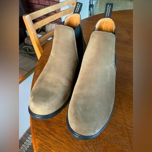 Suede Blundstones Low Heel 1974